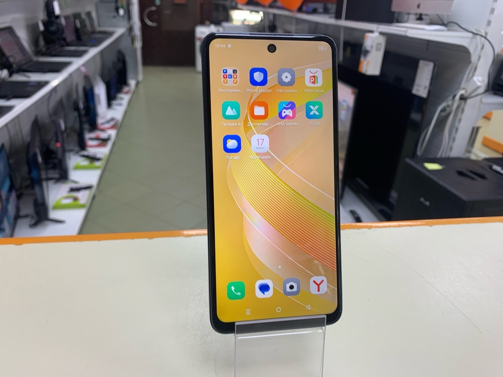 Смартфон Infinix Smart 8 4/128