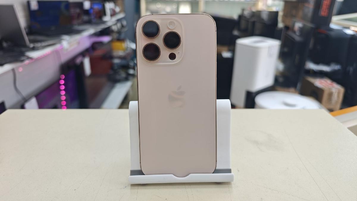 Смартфон Apple Iphone 16 Pro 128Gb