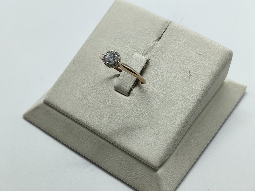 КОЛЬЦО С КАМНЯМИ (Au 585)