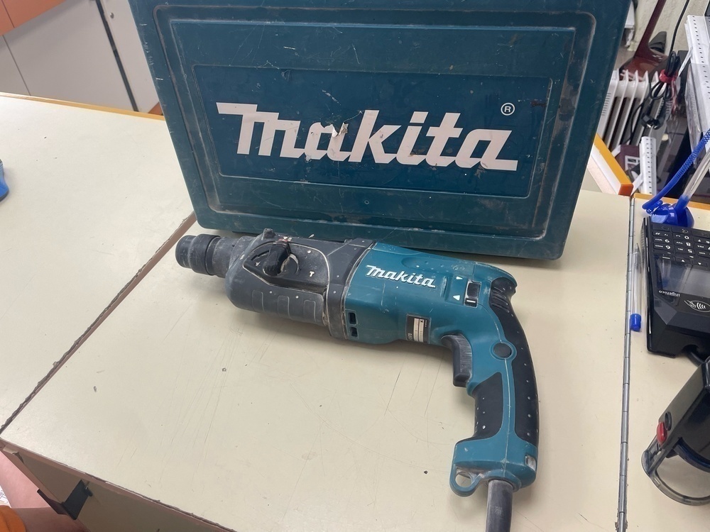 Перфоратор Makita HR2470