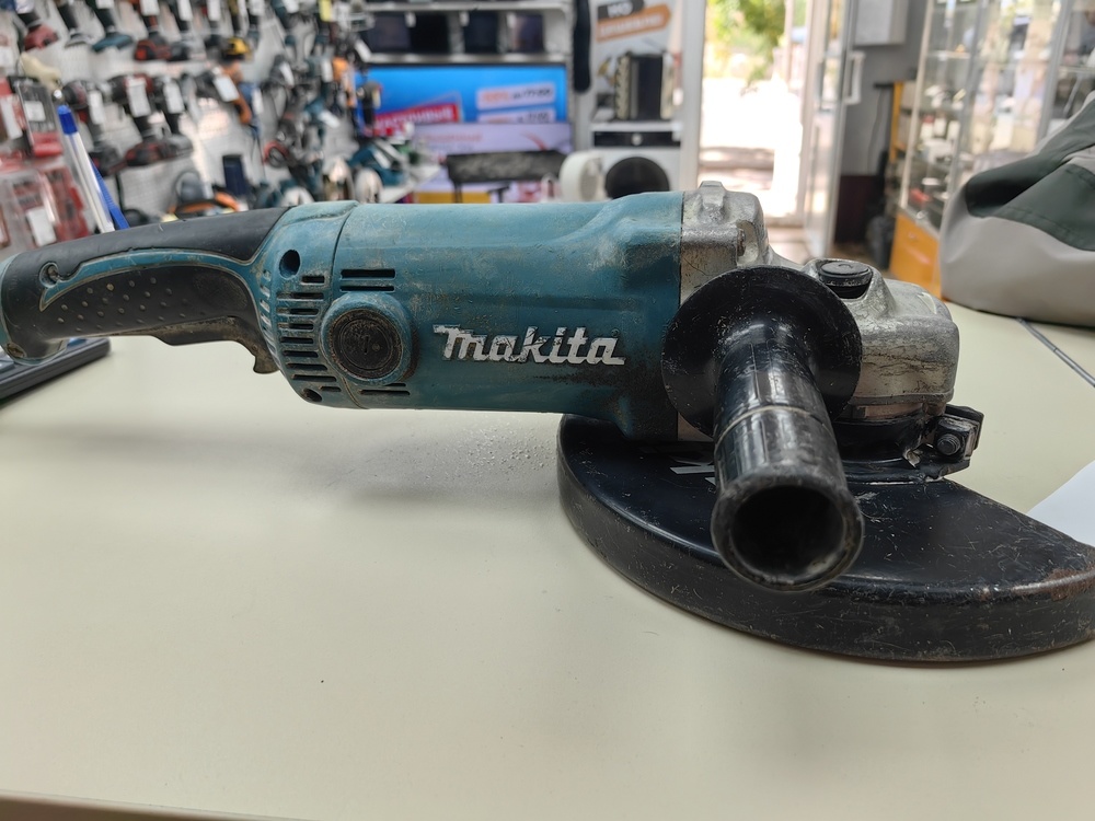 Угловая шлифмашина Makita GA9050
