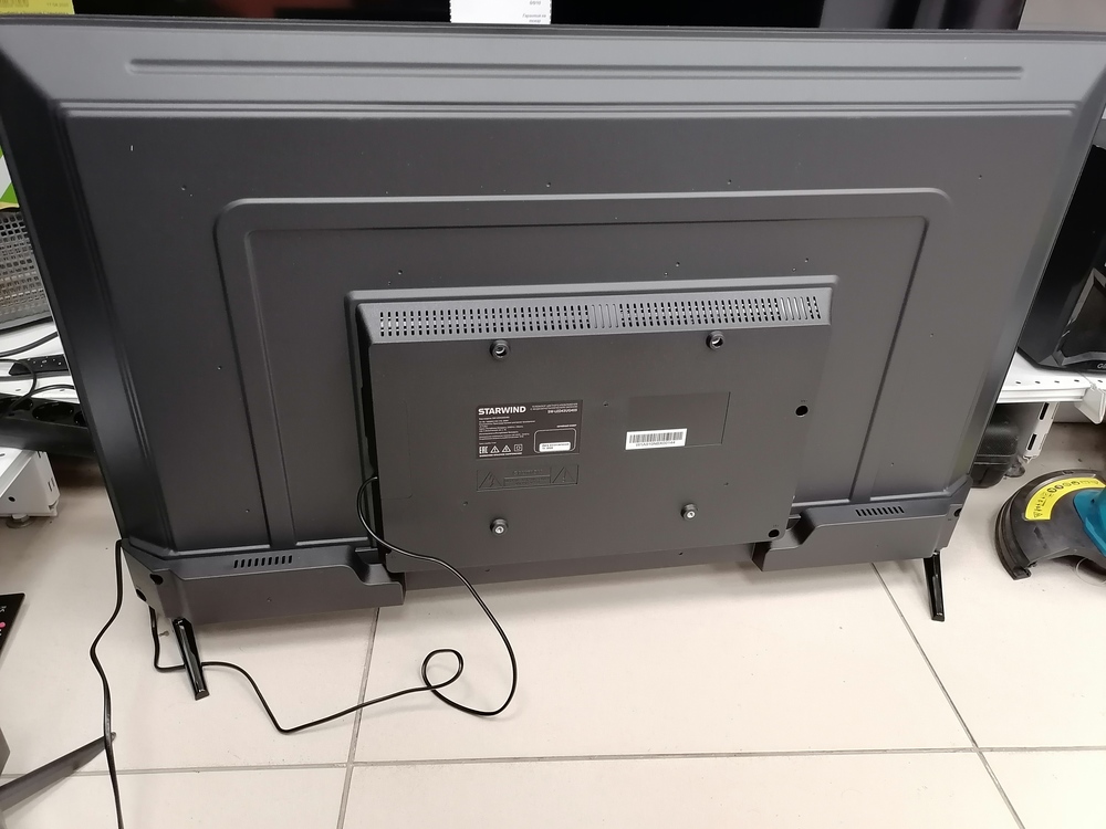 LED Телевизор Starwind SW-LED43UG405