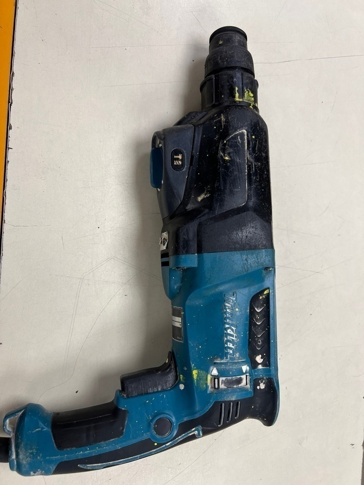 Перфоратор Makita HR2610