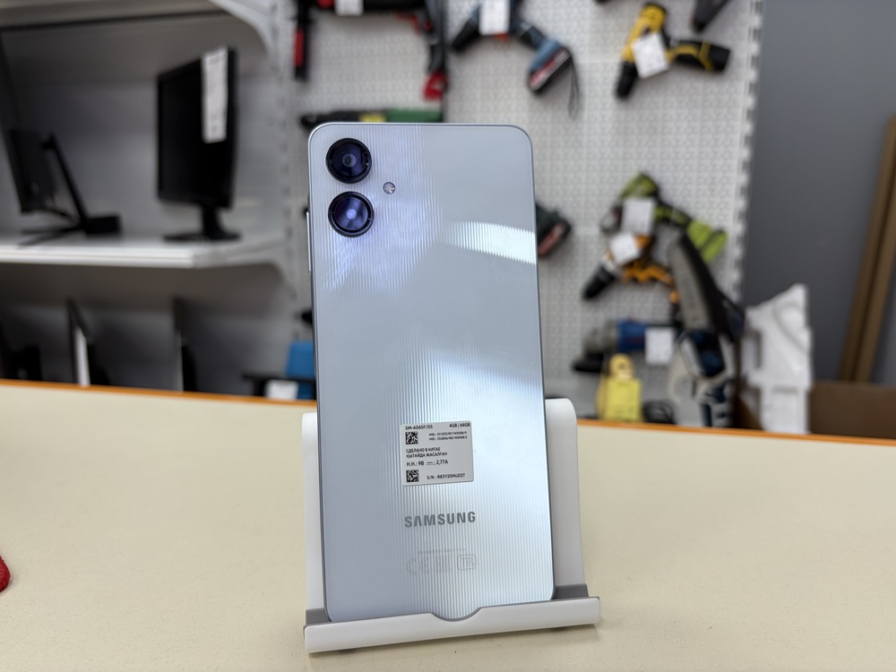Смартфон Samsung Galaxy A06 4/64