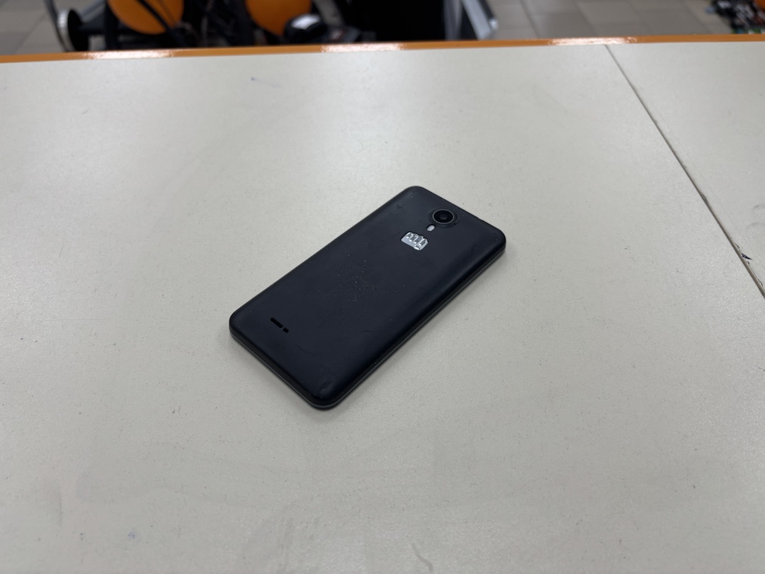 Смартфон Micromax Q415