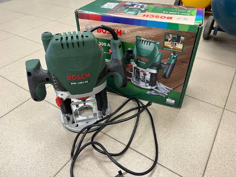 Фрезер Bosch POF 1200AE