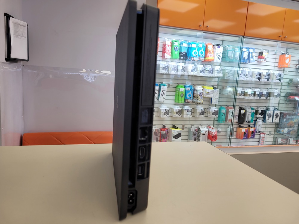 Игровая приставка PlayStation 4 Slim 1Tb Игровая приставка PlayStation 4 Slim 1Tb