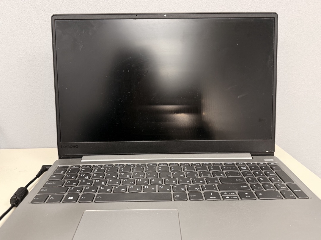 Ноутбук Lenovo; Ryzen 5 2500U, Radeon Vega 8, 4 Гб, 240 Гб, Нет