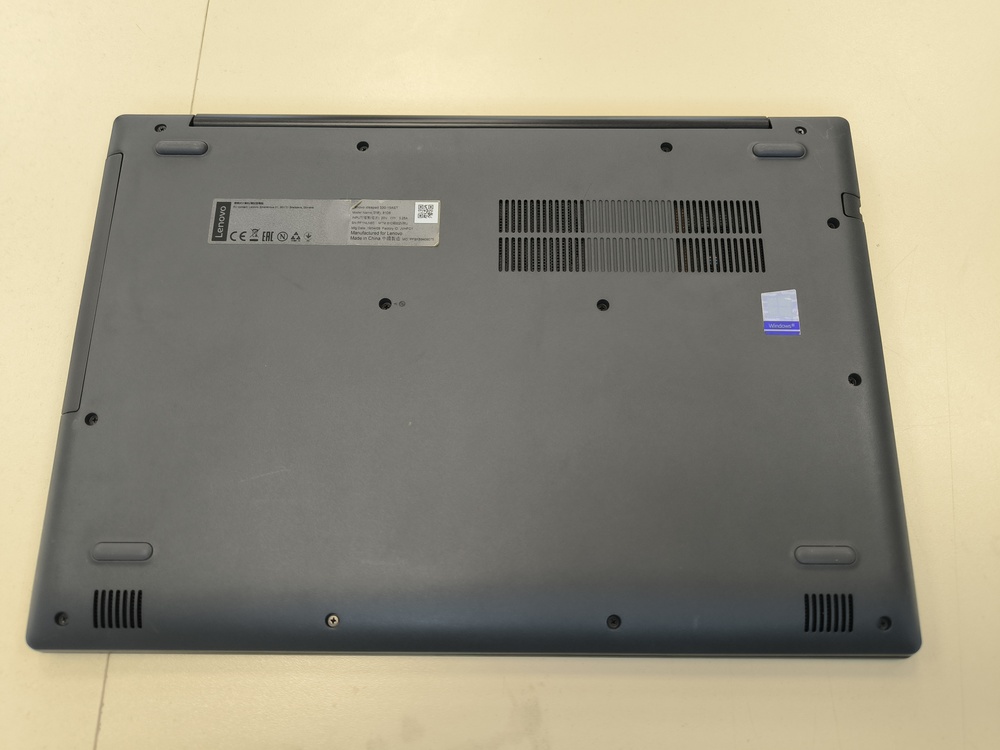 Ноутбук Lenovo; A6-9225, Radeon 530, 4 Гб, Нет, 500 Гб