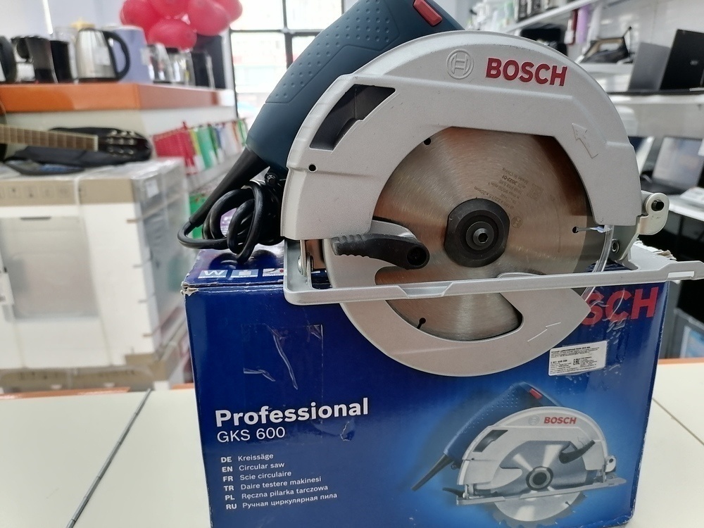 Дисковая пила Bosch GKS 600;