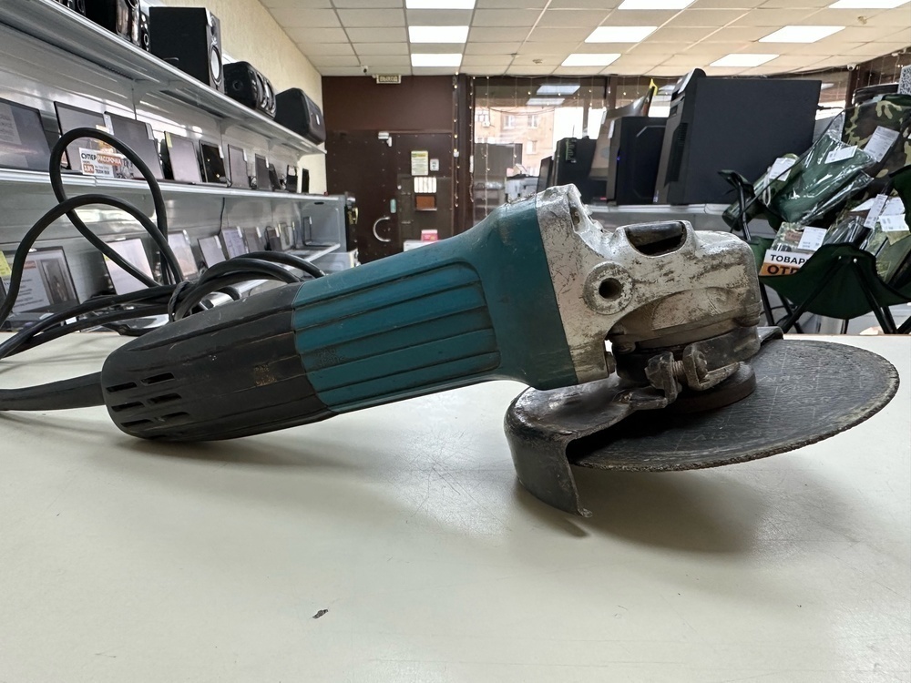 Угловая шлифмашина Makita GA5030