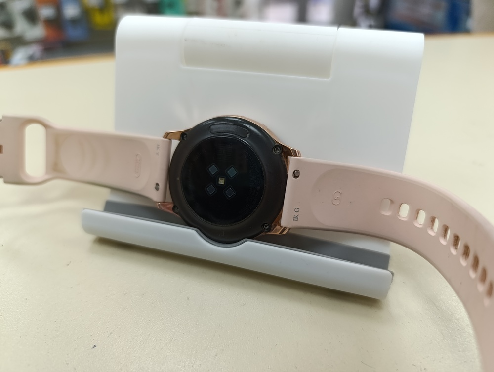 Смарт-часы Samsung Galaxy Watch Active