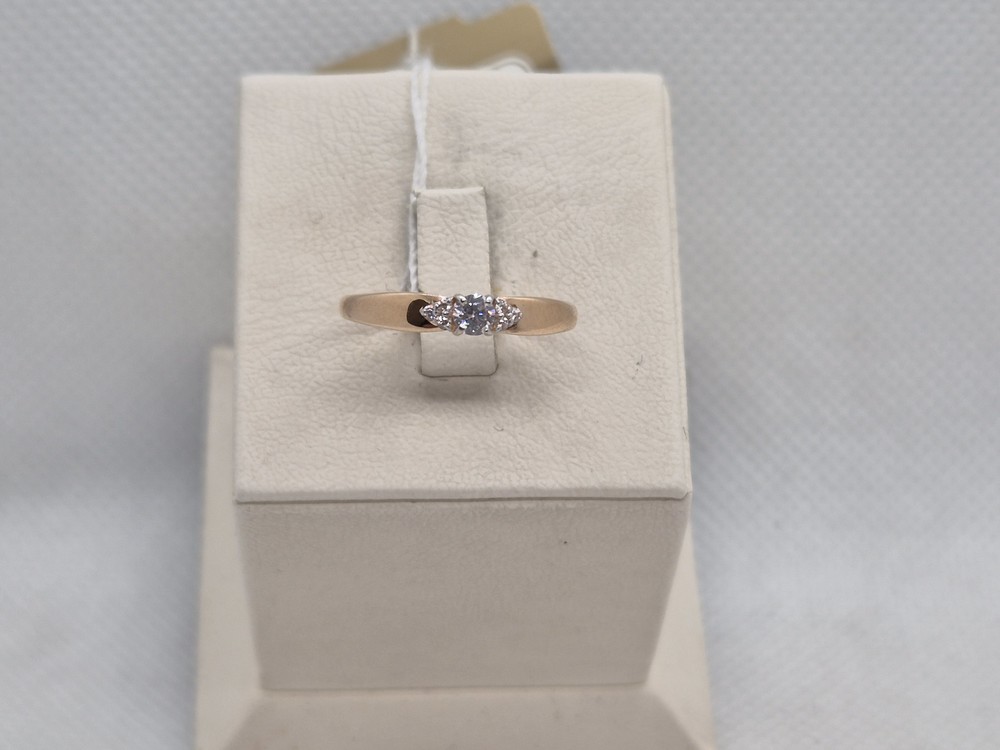 КОЛЬЦО С КАМНЯМИ (Au 585)