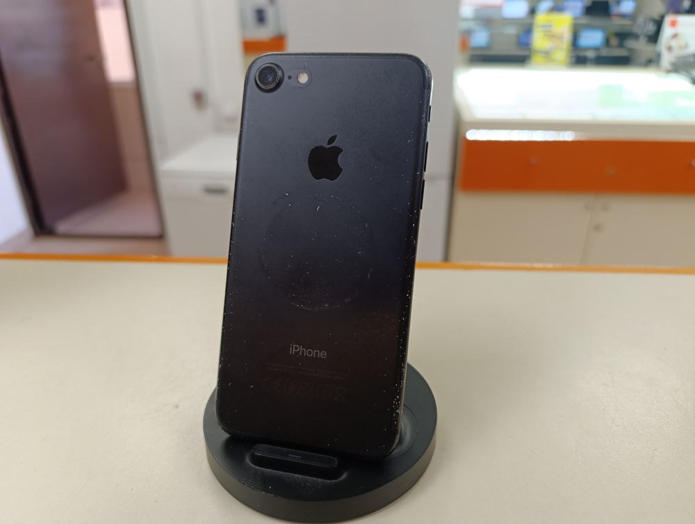 Смартфон Apple iPhone 7 128Gb