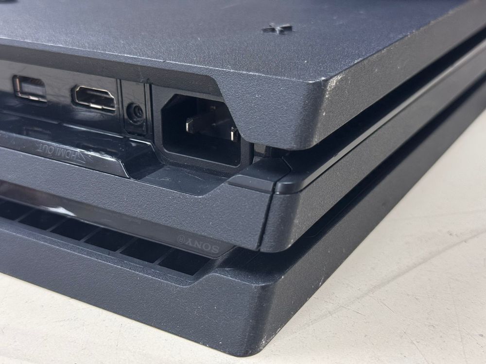 Игровая приставка PlayStation 4 Pro 1Tb