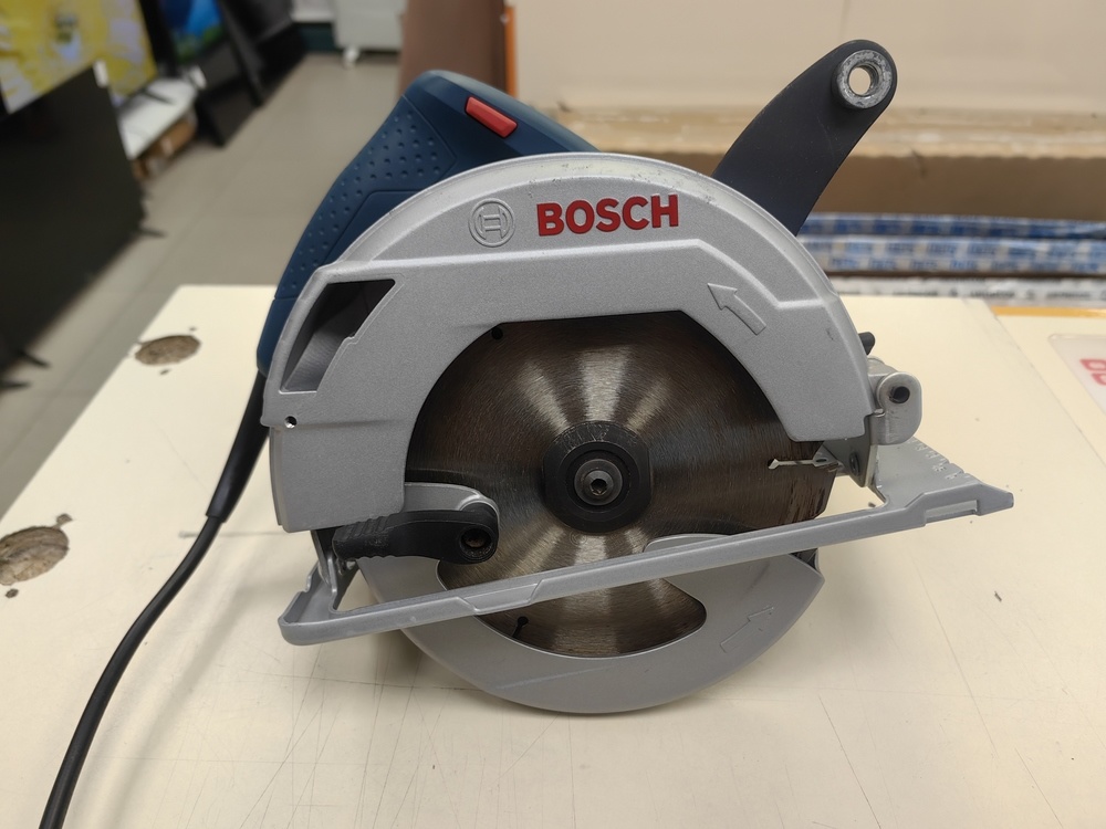Дисковая пила Bosch GKS 600;