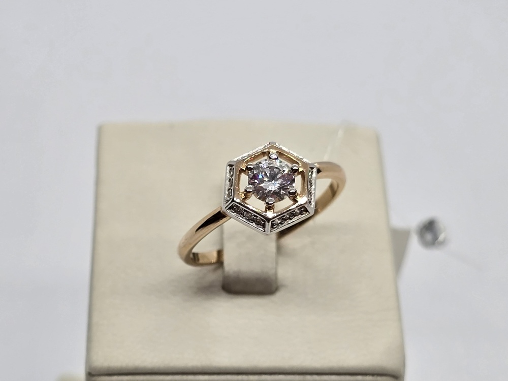 КОЛЬЦО С КАМНЯМИ (Au 585)