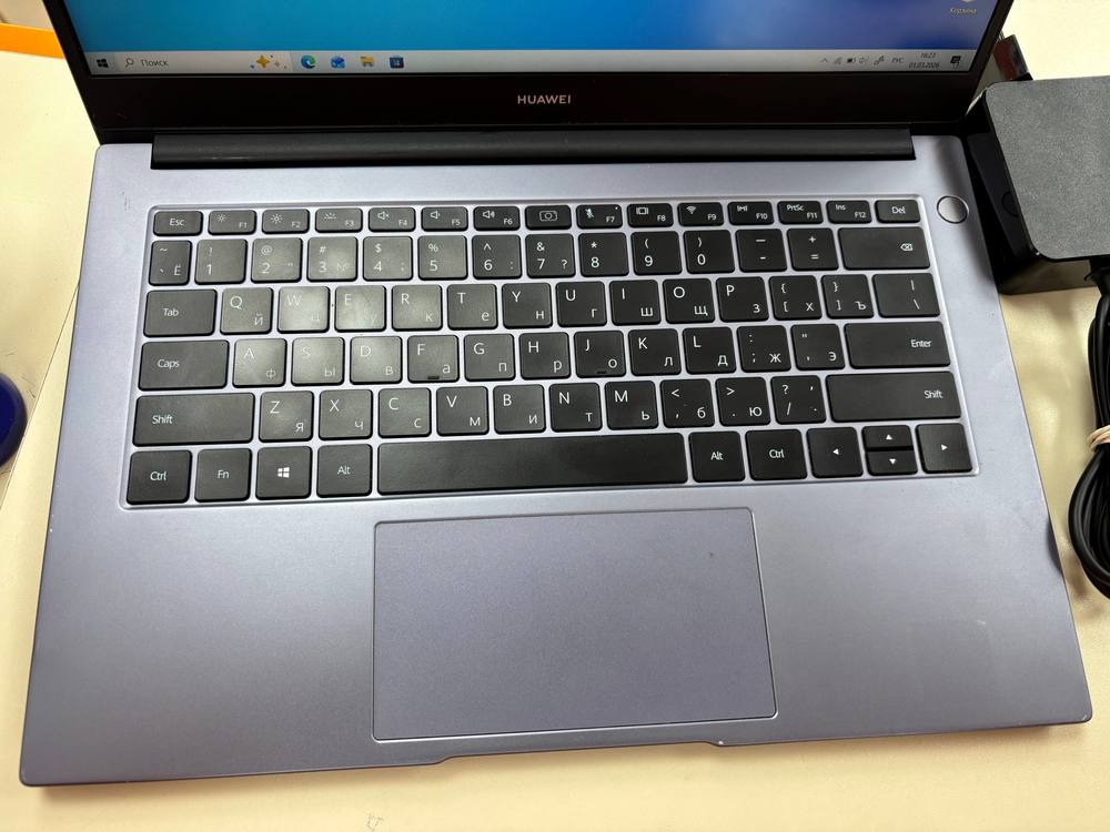 Ноутбук Huawei; Ryzen 7 3700U,  Intel(R) Graphics, 8 Гб, 512 GB, Нет