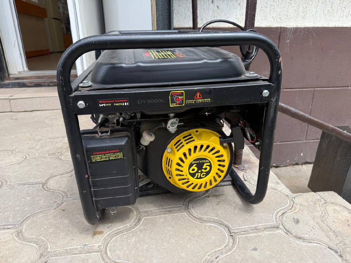 Бензогенератор Huter DY3000L