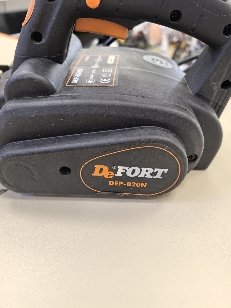 Электрорубанок DeFort DEP-820N