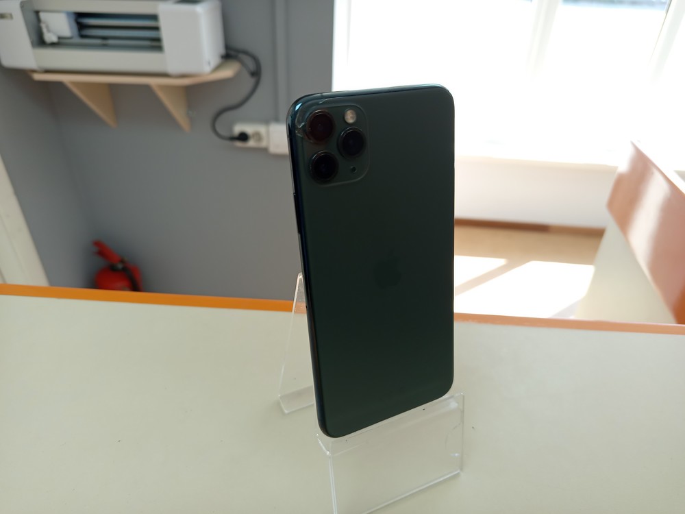 Смартфон Apple iPhone 11 Pro Max 64Gb
