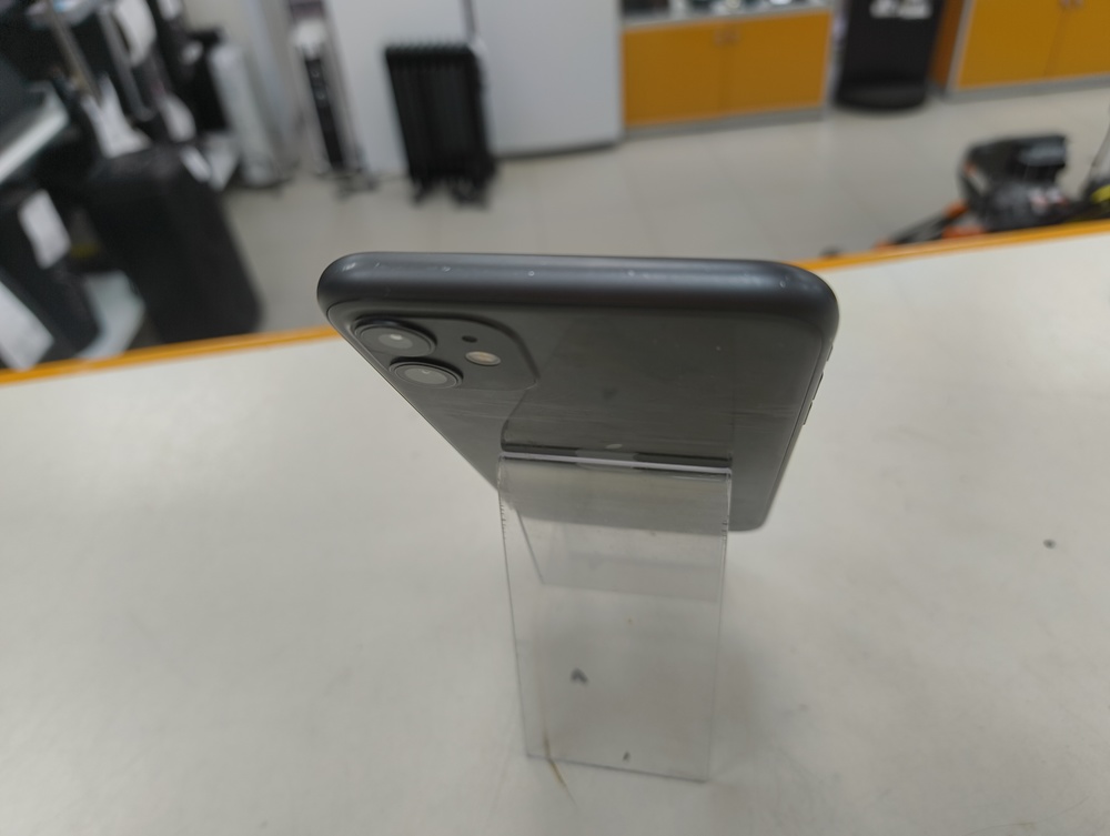 Смартфон Apple iPhone 11 64Gb
