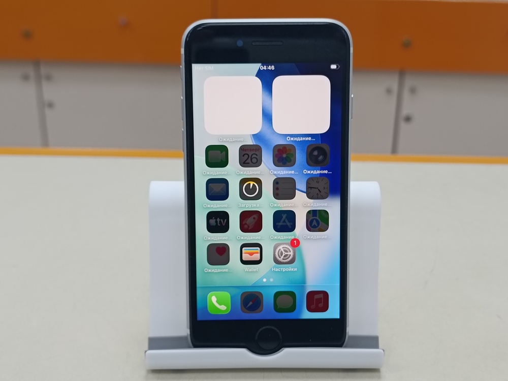 Смартфон Apple iPhone SE 2020 128Gb