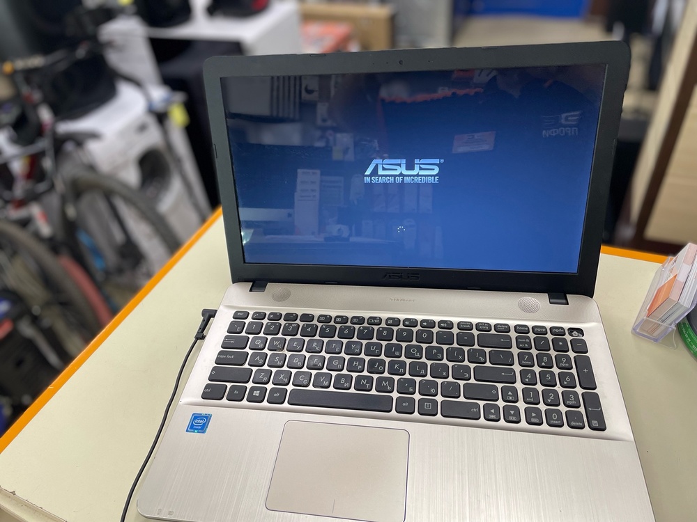 Ноутбук ASUS x541s; Celeron N3060, HD Graphics, 4 Гб, Нет, 1 Tb
