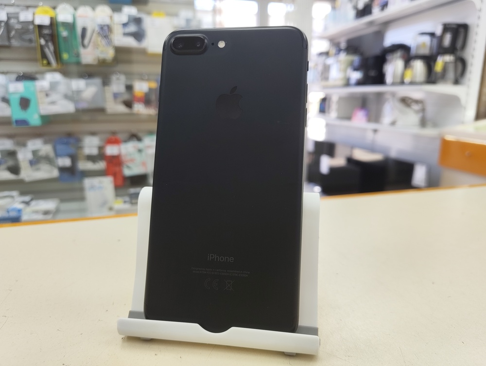 Смартфон Apple iPhone 7 Plus 32Gb