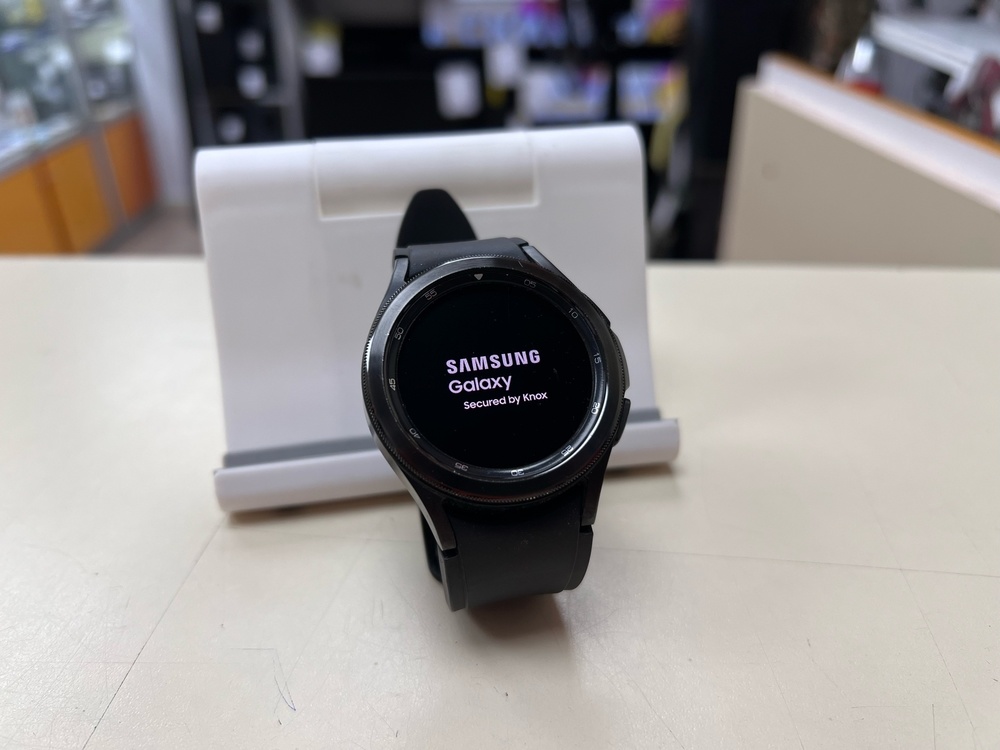 Смарт-часы Samsung Galaxy Watch 4
