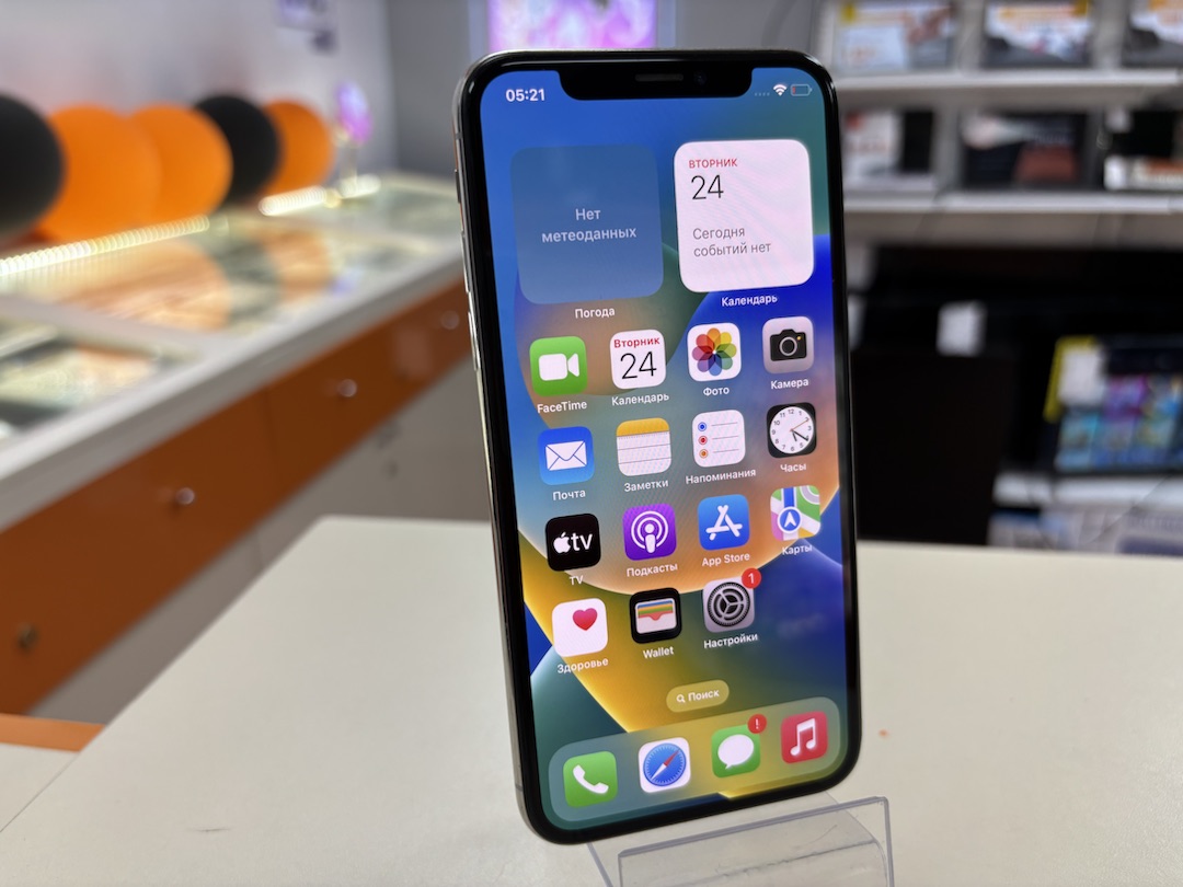 Смартфон Apple iPhone X 64Gb