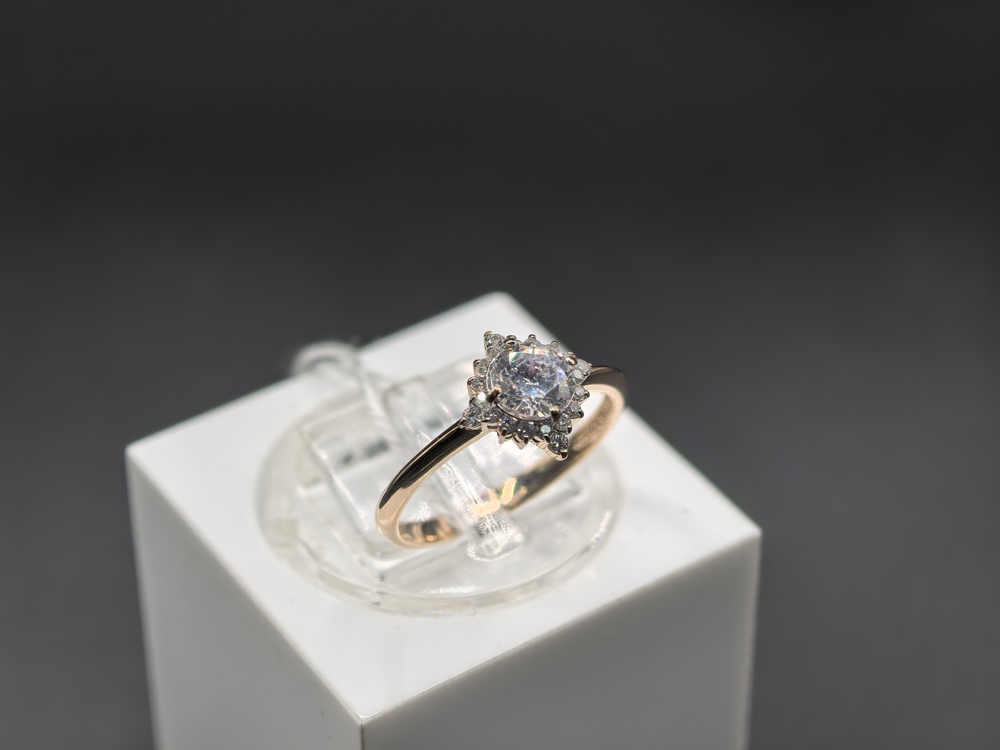 КОЛКМИ585 КОЛЬЦО С КАМНЯМИ (Au 585)