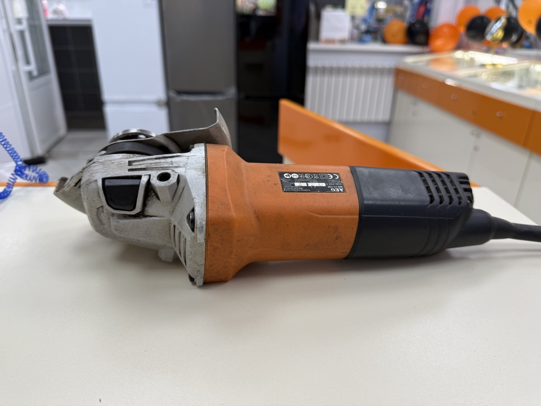 Угловая шлифмашина AEG WS 11-125