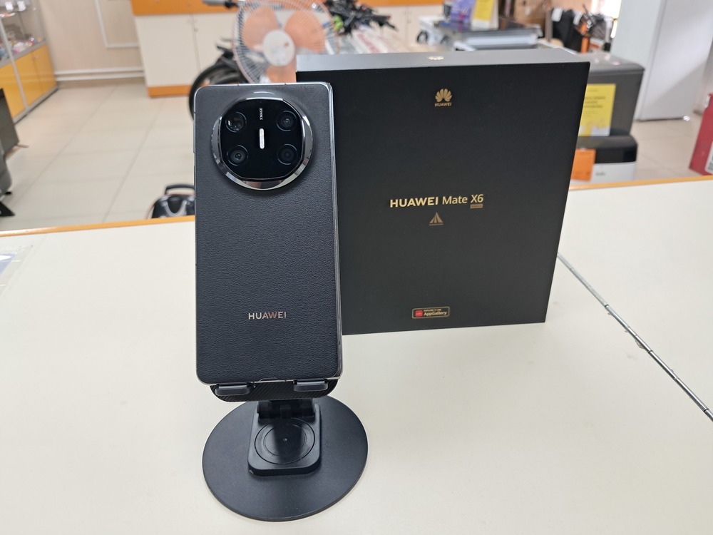 Смартфон Huawei Mate X6 12/512