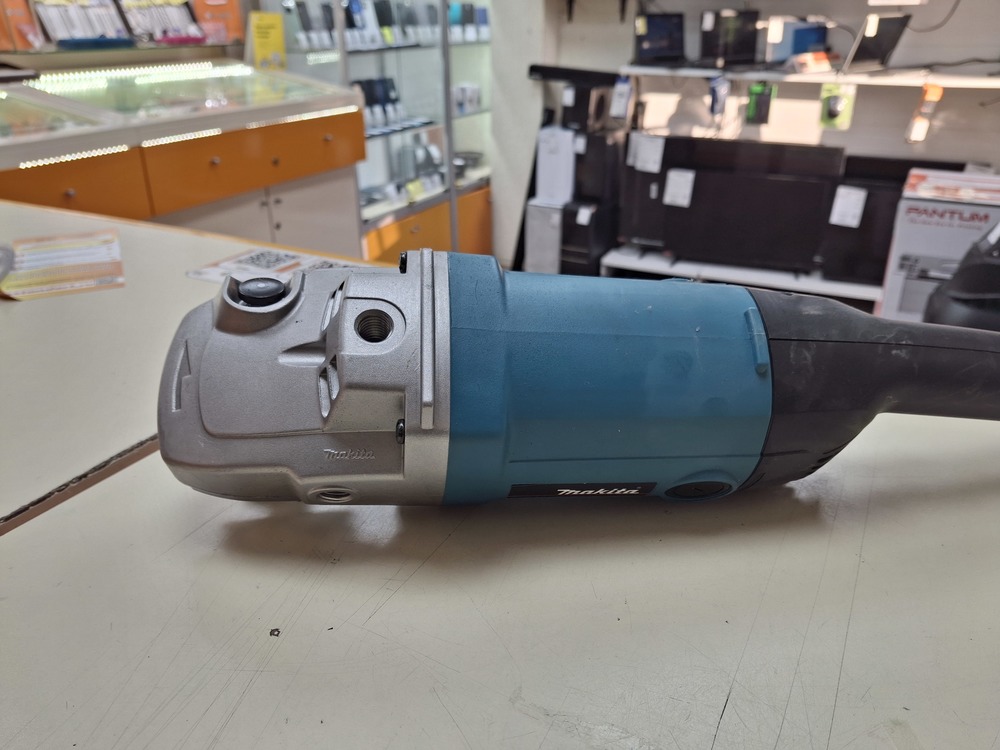 Угловая шлифмашина Makita 9069/230
