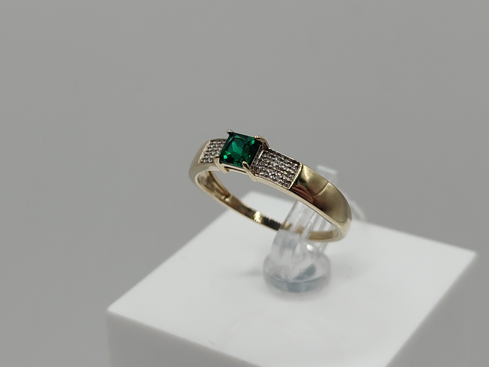 КОЛКМИ585 КОЛЬЦО С КАМНЯМИ (Au 585)