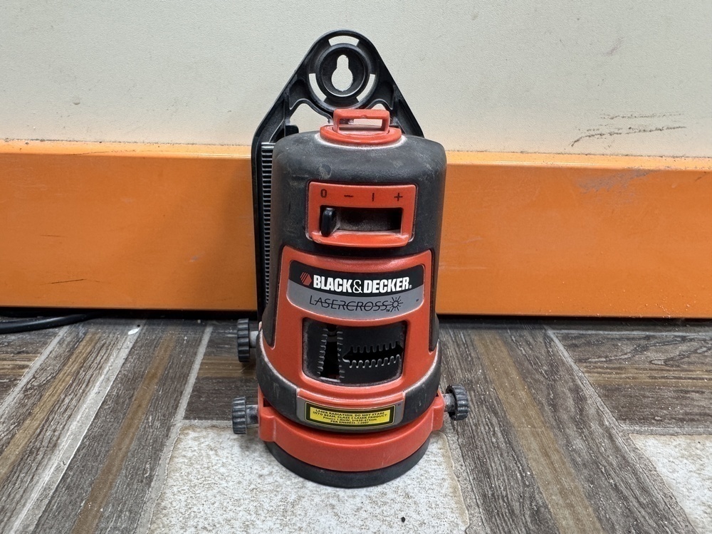 Нивелир Black & Decker LZR6