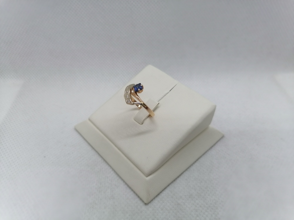 КОЛКМИ585 КОЛЬЦО С КАМНЯМИ (Au 585)