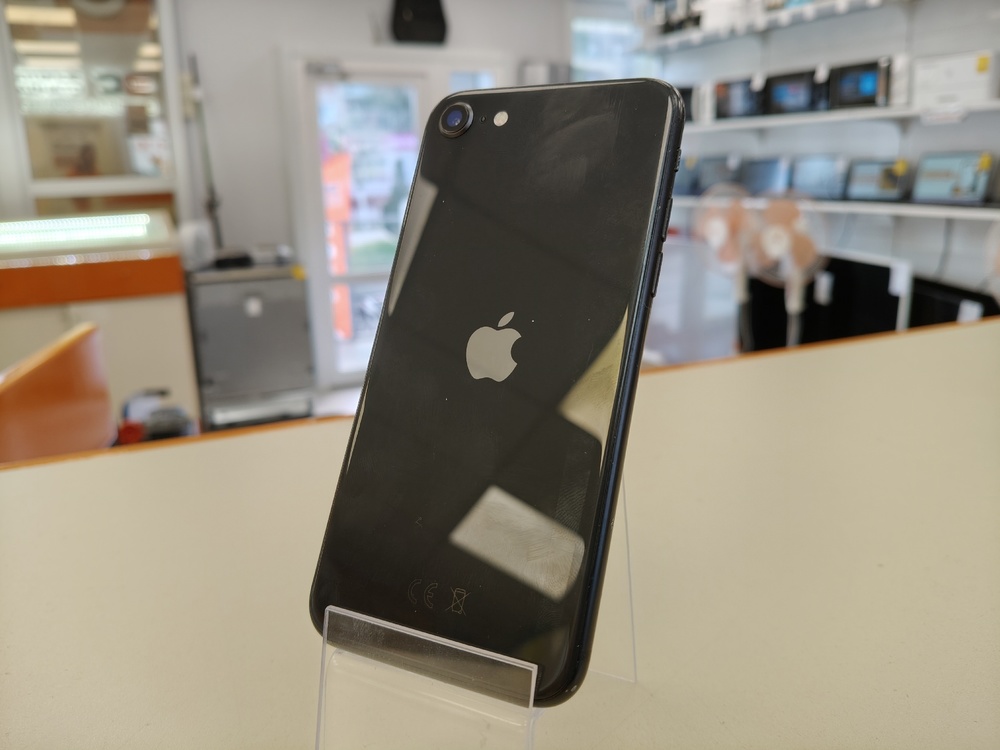 Смартфон Apple iPhone SE 2020 128Gb