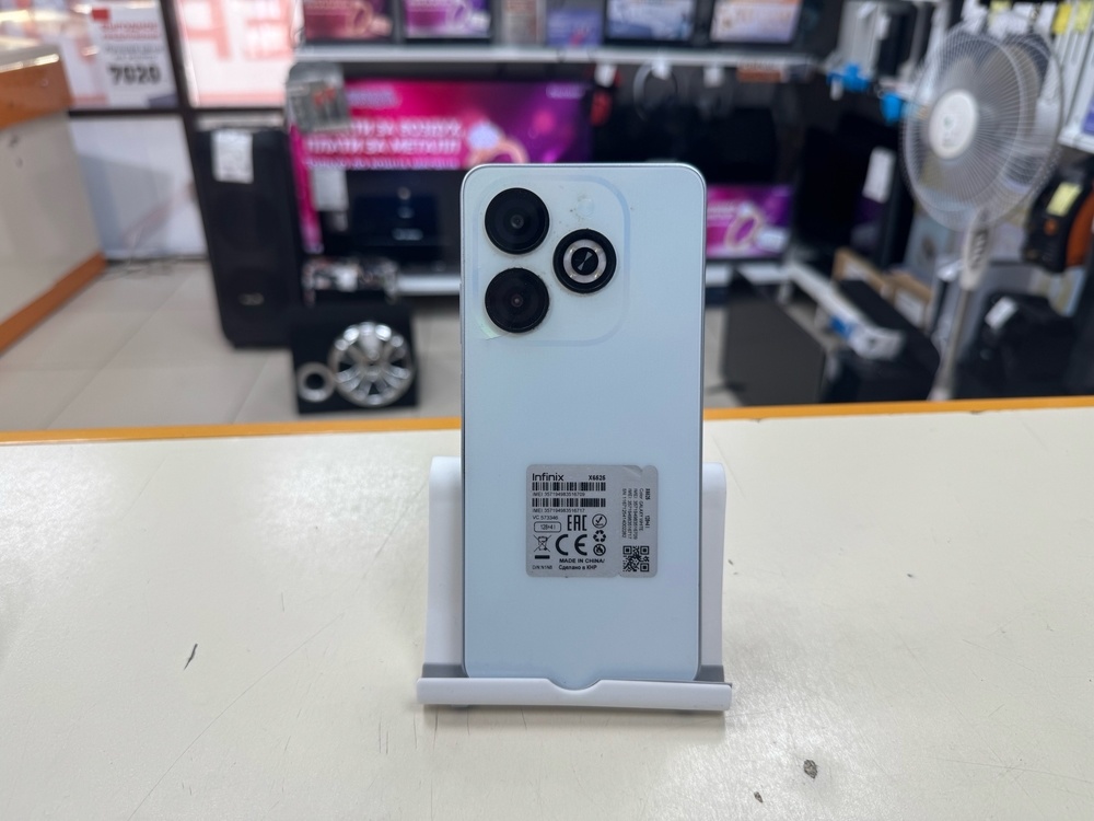 Смартфон Infinix Smart 8 4/128