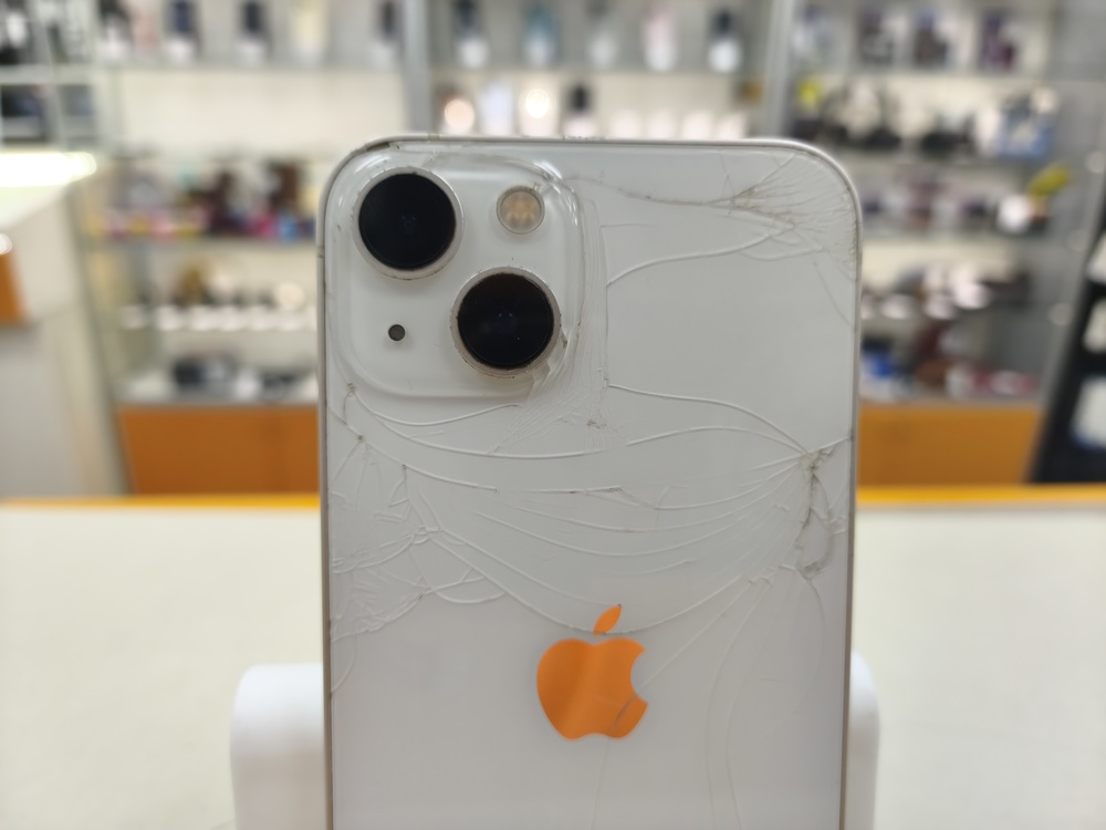 Смартфон Apple iPhone 13 128Gb