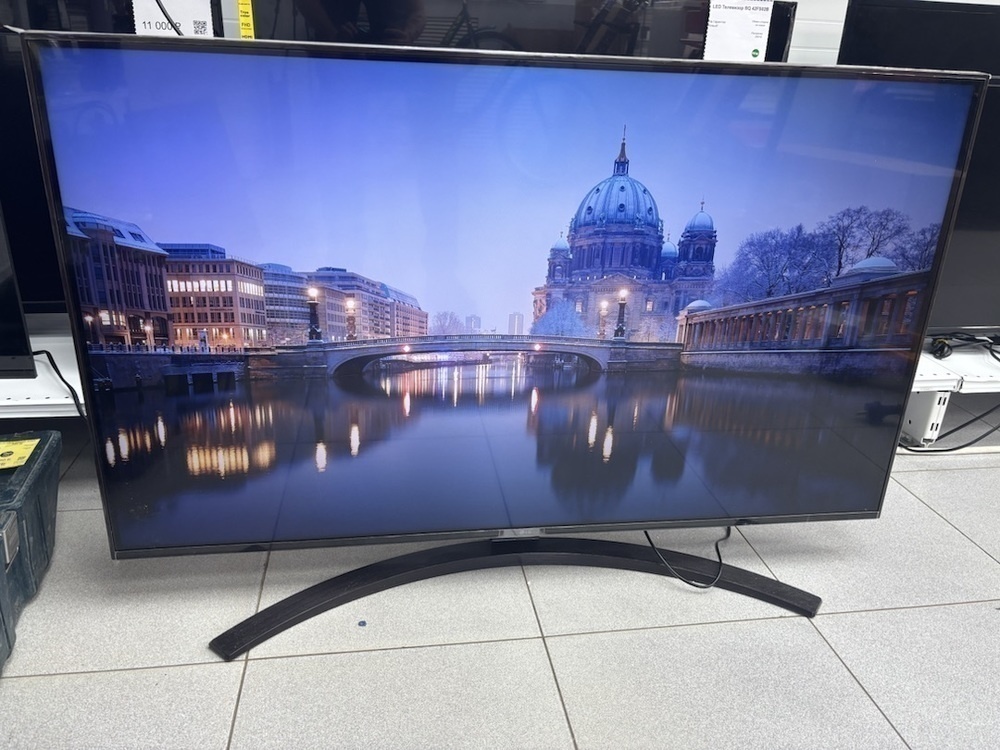 LED Телевизор LG 43UQ81009LC
