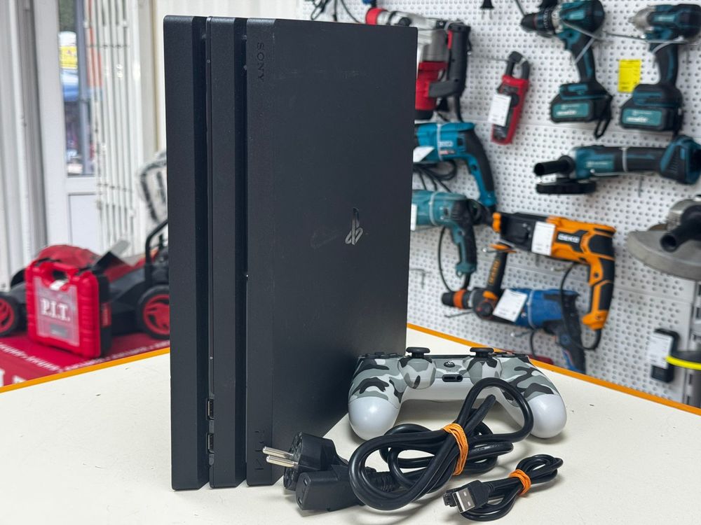 Игровая приставка PlayStation 4 Pro 1Tb