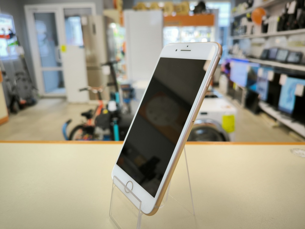 Смартфон Apple iPhone 8 Plus 64Gb