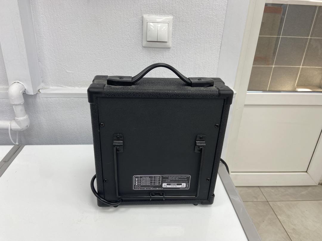 Комбоусилитель для гитар Rocket GA10