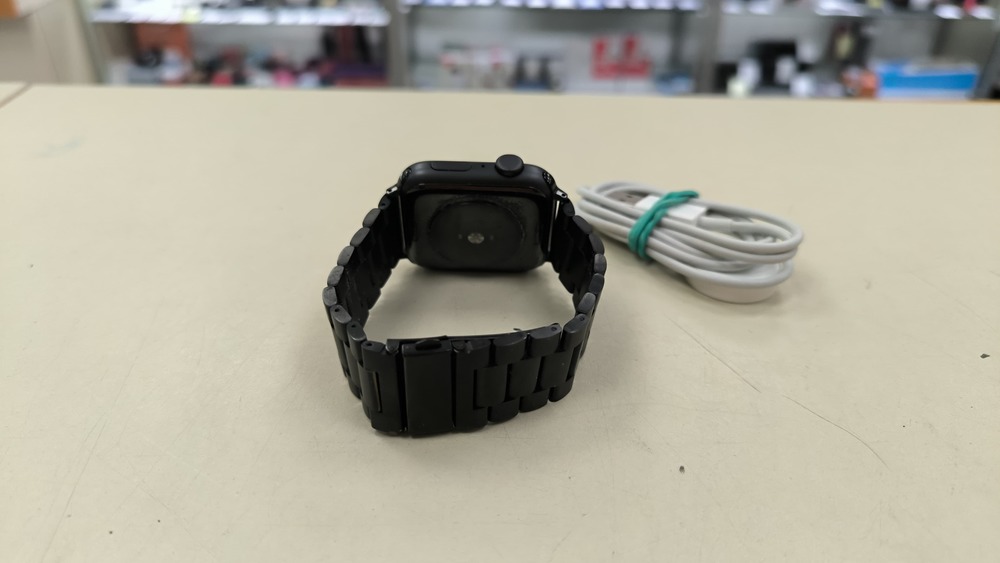 Смарт-часы Apple Watch SE 44mm