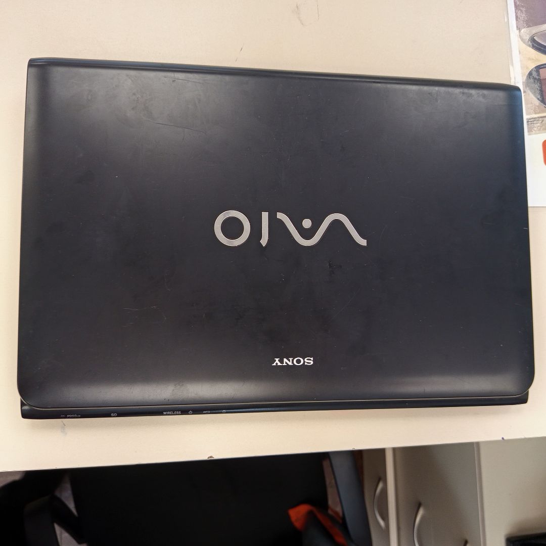 Ноутбук Sony; Core i5-3210M, Radeon HD 7500G, 4 Гб, Нет, 500 Гб