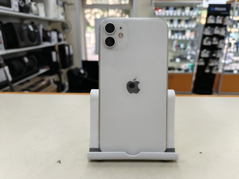 Смартфон Apple iPhone 11 64Gb