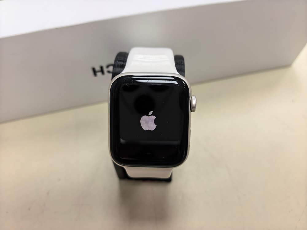 Смарт-часы Apple Watch SE 2022 44mm