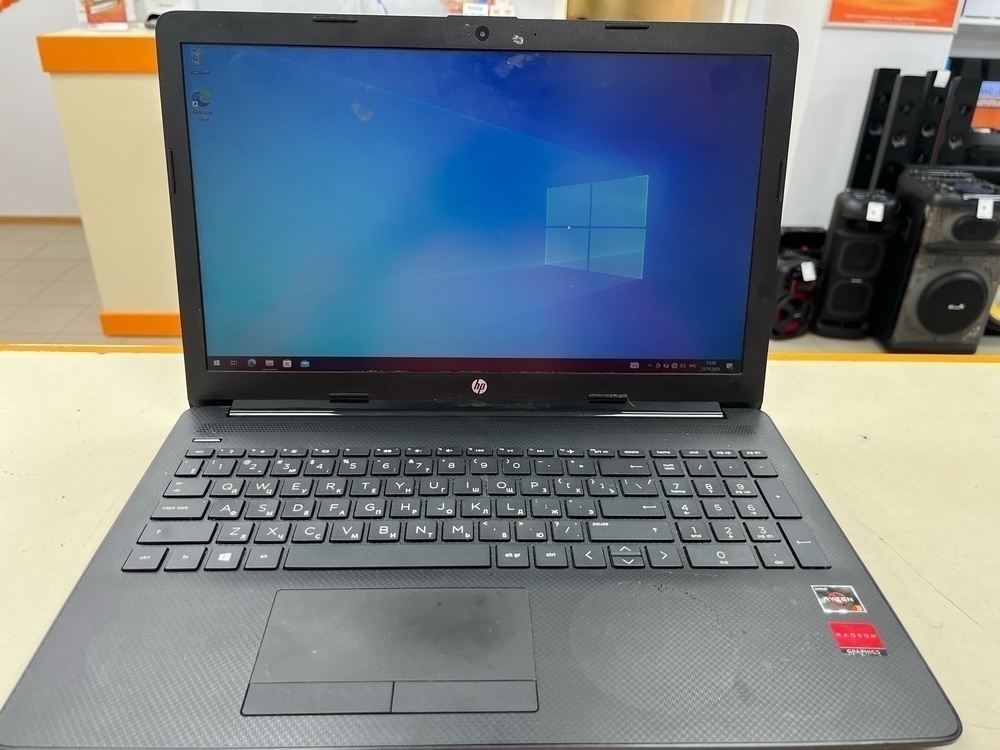 Ноутбук HP 15-db1070ur; Ryzen 3 3200U, AMD Radeon (TM) Graphics, 8 Гб, 250 Гб, Нет